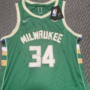 Giannis Antetokounmpo jersey